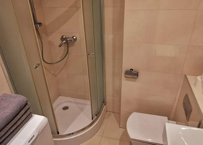 H2o Z Balkonem I Garazem, 300m Plaza Daire *