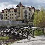 H2o Z Balkonem I Garazem, 300m Plaza 아파트 *